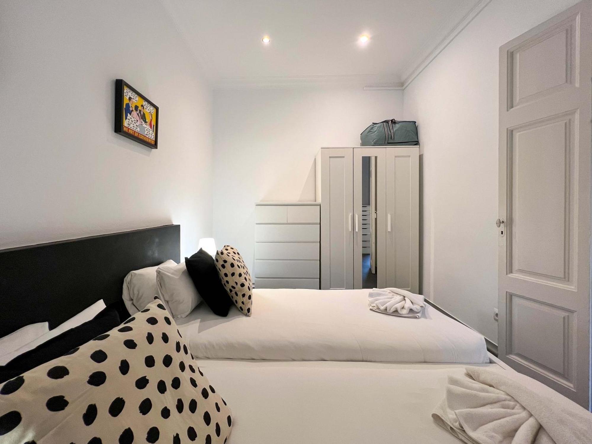 Stay Unique Apartments Cent برشلونة المظهر الخارجي الصورة